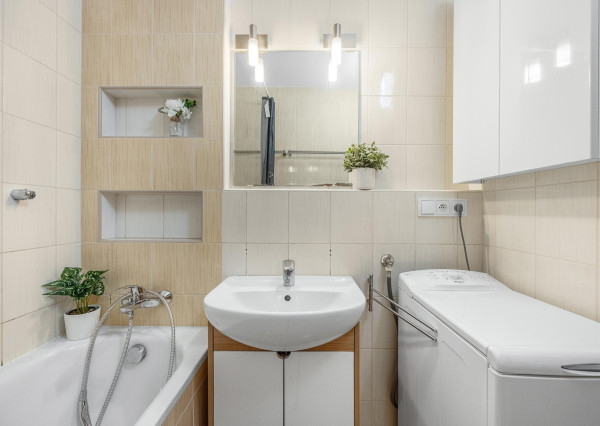 PREDANÝ - Wealth Group ponúka exkluzívne na predaj 3 - izbový byt v Bratislave v blízkosti Draždiaku a lesoparku, čiastočne zariadený s klimatizáciou