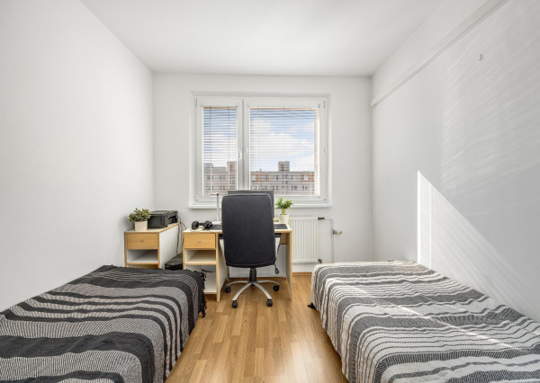 PREDANÝ - Wealth Group ponúka exkluzívne na predaj 3 - izbový byt v Bratislave v blízkosti Draždiaku a lesoparku, čiastočne zariadený s klimatizáciou