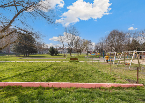 PREDANÝ - Wealth Group ponúka exkluzívne na predaj 3 - izbový byt v Bratislave v blízkosti Draždiaku a lesoparku, čiastočne zariadený s klimatizáciou