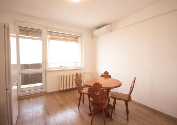 SENEC – NA PREDAJ plnohodnotný, klimatizovaný a rekonštruovaný 3 izbový byt s bezproblémovým parkovaním