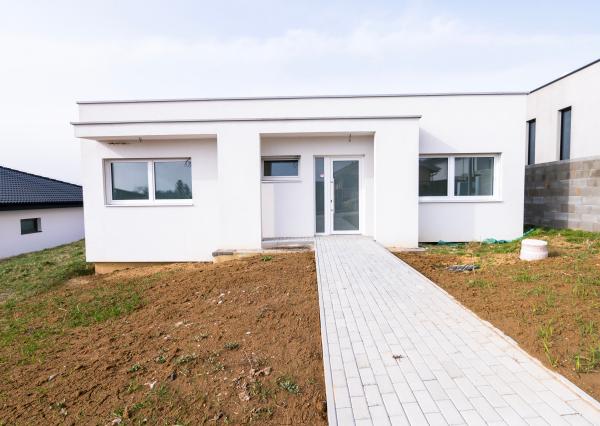 4 - izbová novostavba rodinného domu v obci Zvončín, na predaj