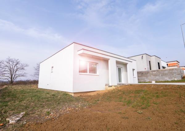 4 - izbová novostavba rodinného domu v obci Zvončín, na predaj