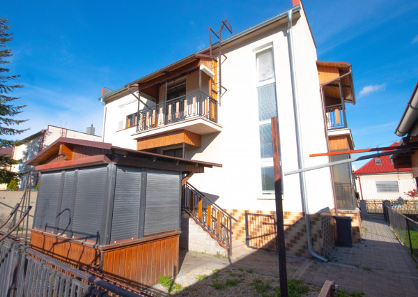 Veľké Úľany, okr. Galanta – NA PREDAJ samostatne stojací 5 izbový rodinný dom, v pôvodnom stave v centre obce