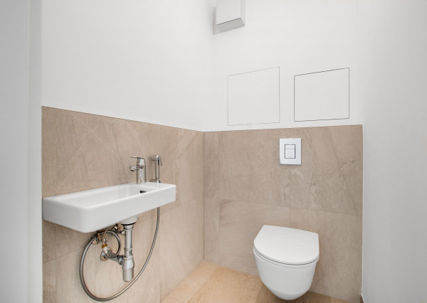 Na predaj krasný 3 izbový byt v centre mesta s dvoma parkovacími státiami