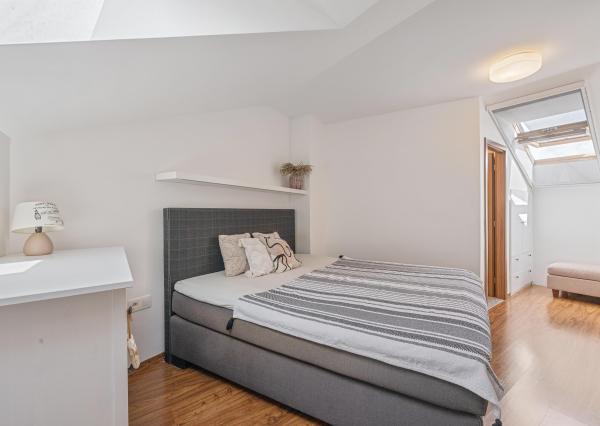 REZERVOVANÝ - Wealth Group ponúka exkluzívne na predaj 3 izbový mezonet v Marianke, s dvoma balkónmi a parkovacím miestom