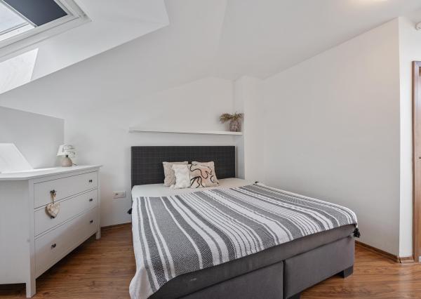 REZERVOVANÝ - Wealth Group ponúka exkluzívne na predaj 3 izbový mezonet v Marianke, s dvoma balkónmi a parkovacím miestom