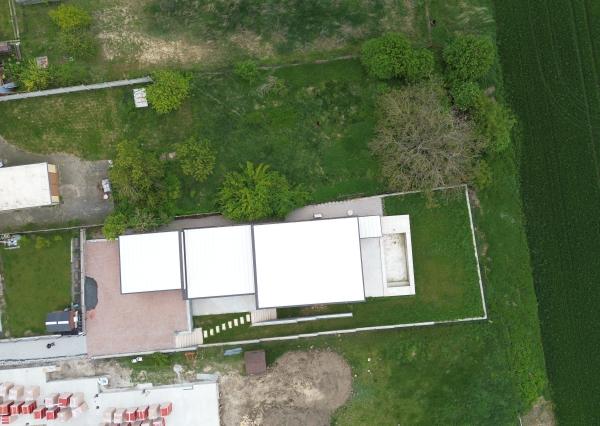 Wealth Group ponúka exkluzívne na predaj veľkorysú novostavbu samostatne stojaceho 6 izbového rodinného domu v obci Zavar