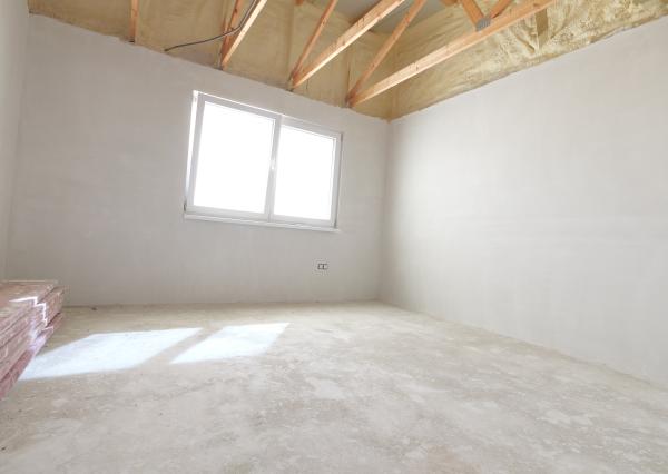 Wealth Group ponúka exkluzívne na predaj veľkorysú novostavbu samostatne stojaceho 6 izbového rodinného domu v obci Zavar