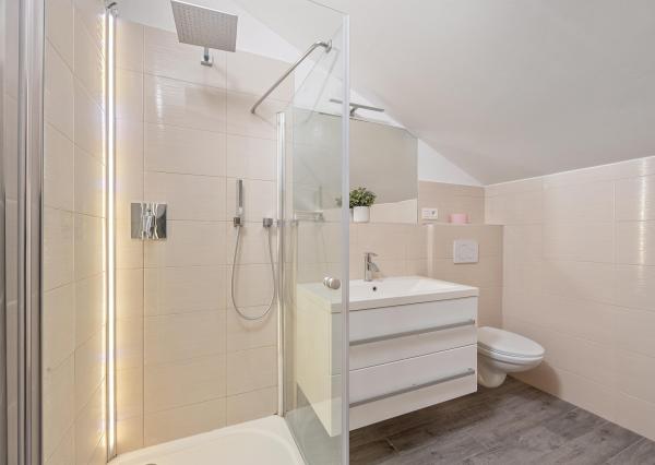 Wealth Group ponúka exkluzívne na predaj 3 izbový mezonet v Marianke, s dvoma balkónmi a parkovacím miestom