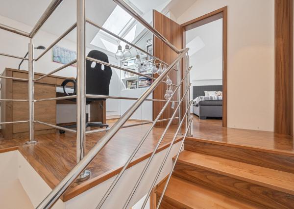 Wealth Group ponúka exkluzívne na predaj 3 izbový mezonet v Marianke, s dvoma balkónmi a parkovacím miestom