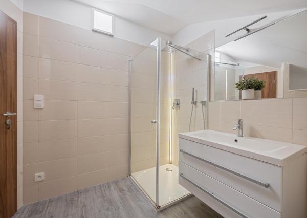 Wealth Group ponúka exkluzívne na predaj 3 izbový mezonet v Marianke, s dvoma balkónmi a parkovacím miestom