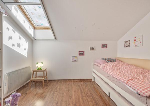 Wealth Group ponúka exkluzívne na predaj 3 izbový mezonet v Marianke, s dvoma balkónmi a parkovacím miestom