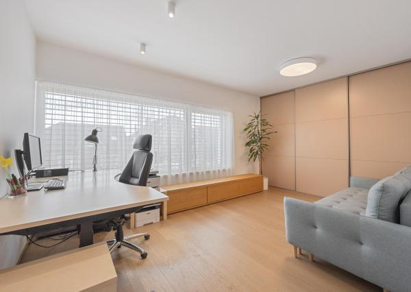 Luxusný 5-izbový rodinný dom s pozemkom o výmere 1560 m² na predaj, Trnava-Modranka