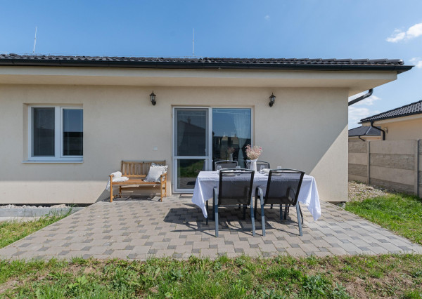 REZERVOVANÉ! Jelka, okr. Galanta - NA PREDAJ novostavba samostatného, tehlového RD v slepej ulici