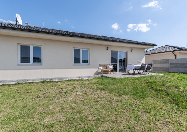 REZERVOVANÉ! Jelka, okr. Galanta - NA PREDAJ novostavba samostatného, tehlového RD v slepej ulici