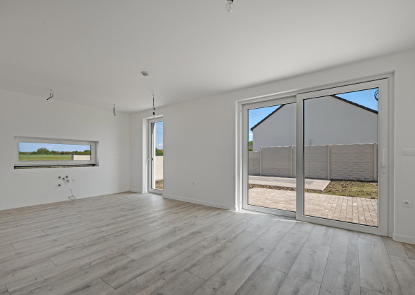 POSLEDNÝ VOĽNÝ RD! Jelka, okr. GA –  na predaj 4i tehlová NOVOSTAVBA RD v štandarde.