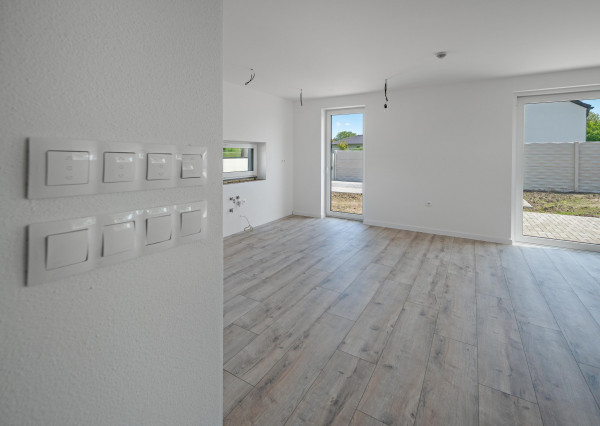 POSLEDNÝ VOĽNÝ RD! Jelka, okr. GA –  na predaj 4i tehlová NOVOSTAVBA RD v štandarde.