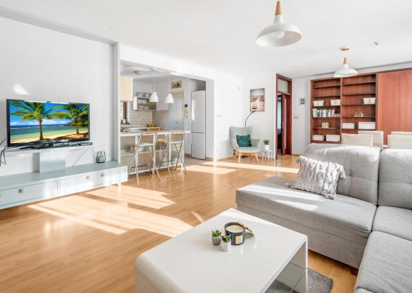 REZERVOVANÝ - Wealth Group ponúka exkluzívne na predaj 5 - izbový tehlový byt v Senci v blízkosti školy a škôlky, s vlastným kúrením