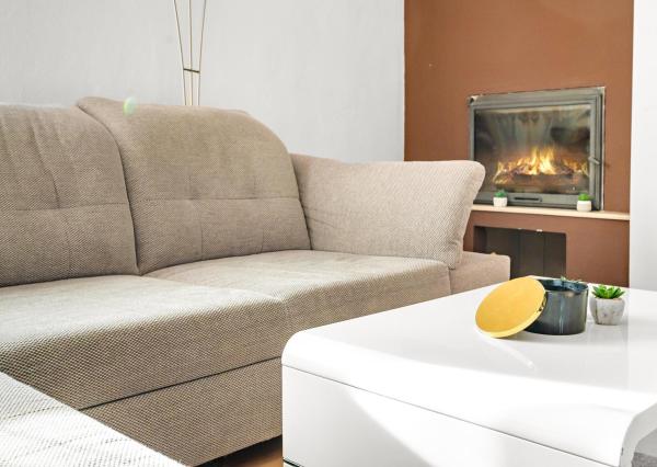 REZERVOVANÝ - Wealth Group ponúka exkluzívne na predaj 5 - izbový tehlový byt v Senci v blízkosti školy a škôlky, s vlastným kúrením