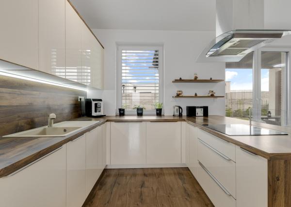 Krásny 4-izbový rodinný dom na predaj, Slovenský Grob časť Malý Raj