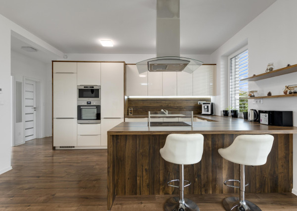 Krásny 4-izbový rodinný dom na predaj, Slovenský Grob časť Malý Raj