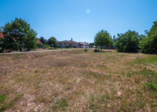 Stavebný pozemok priamo v Senci na predaj