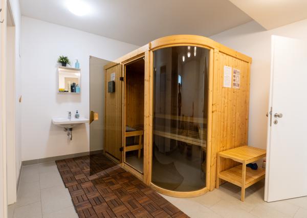 REZERVOVANÉ! Na  PREDAJ 2 izbový byt s predzáhradkou a balkónom, garážovým státím v novostavbe TAMMI, Pri Hrubej lúke, Dúbravka, Bratislava