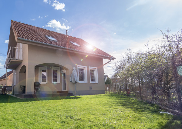 Na PREDAJ 4-izbový rodinný dom v srdci Vajnor (so znaleckým posudkom)