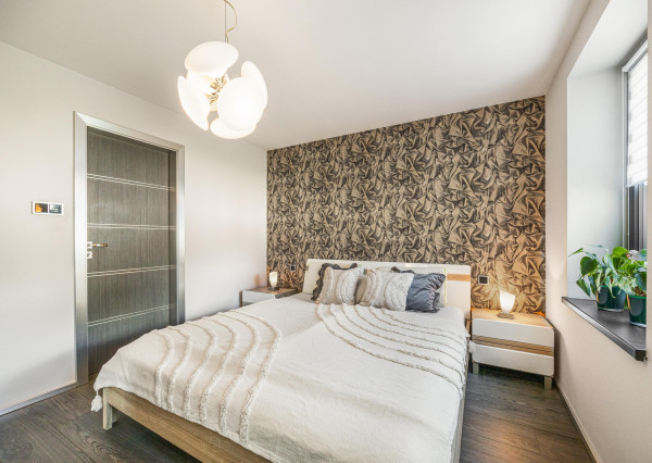 5 izbový rodinný dom Blatné na predaj, bazén, sauna, garáž, výborná dispozícia a oveľa viac