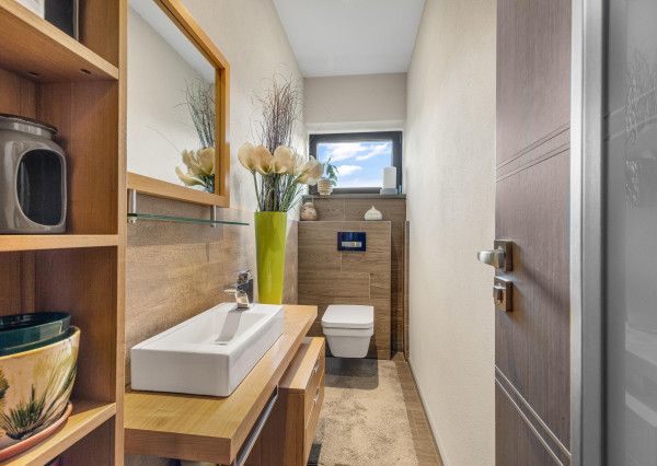 5 izbový rodinný dom Blatné na predaj, bazén, sauna, garáž, výborná dispozícia a oveľa viac