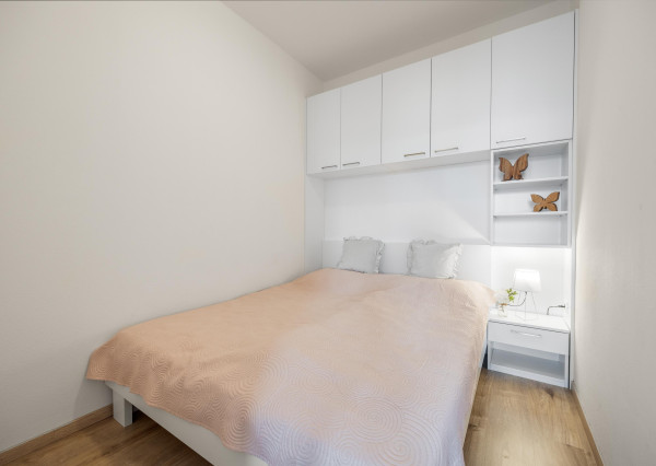 REZERVOVANÉ Krásny a moderný 1,5-izbový byt v Slovenskom Grobe