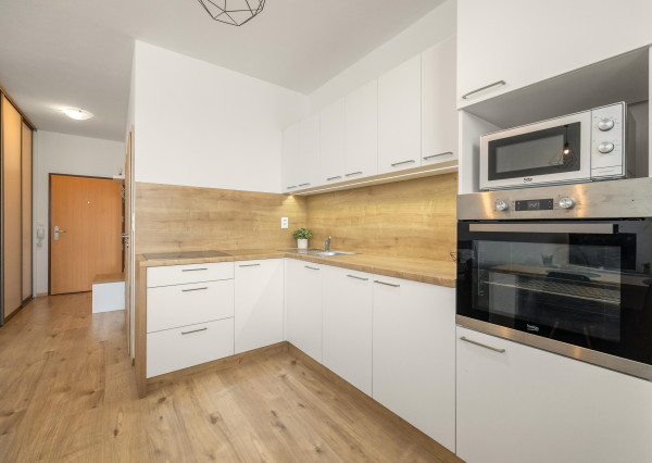 REZERVOVANÉ Krásny a moderný 1,5-izbový byt v Slovenskom Grobe