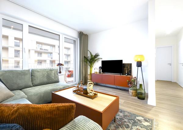 PPRENÁJOM Exkluzívny, komplet zariadený 2 izbový byt s loggiou a parkovacím státím, J. Langoša BORY PROMENÁDA, Bratislava