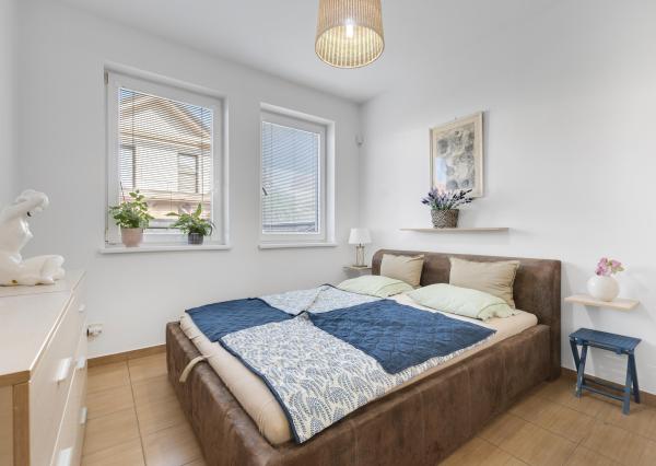 Krásny dvojgeneračný rodinný dom priamo v Senci na predaj, výborná lokalita, vhodnný aj na podnikateľské účely