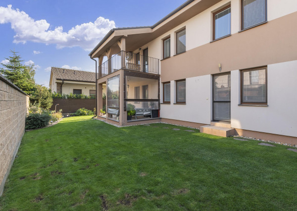 Krásny dvojgeneračný rodinný dom priamo v Senci na predaj, výborná lokalita, vhodnný aj na podnikateľské účely