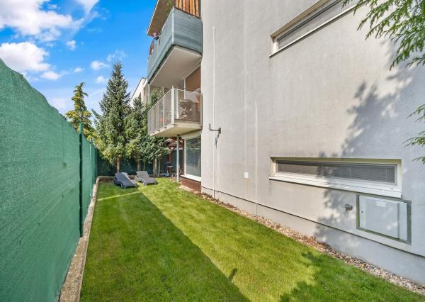 SENEC - NA PREDAJ 4 izbový byt so záhradou a parkovacím státím vo Veľkom Bieli, len kúsok od obľúbeného jazera