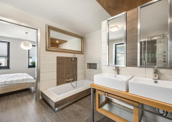 5 izbový rodinný dom Blatné na predaj, bazén, sauna, garáž, výborná dispozícia a oveľa viac