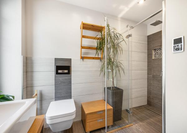 5 izbový rodinný dom Blatné na predaj, bazén, sauna, garáž, výborná dispozícia a oveľa viac