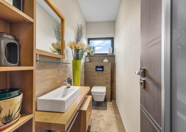 5 izbový rodinný dom Blatné na predaj, bazén, sauna, garáž, výborná dispozícia a oveľa viac