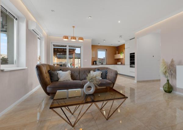 Krásny 4-izbový rodinný dom v pokojnom prostredí, len 7 km od Senca na predaj