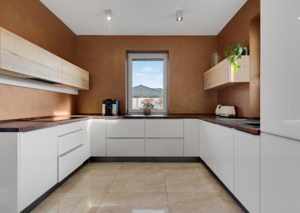 Krásny 4-izbový rodinný dom v pokojnom prostredí, len 7 km od Senca na predaj