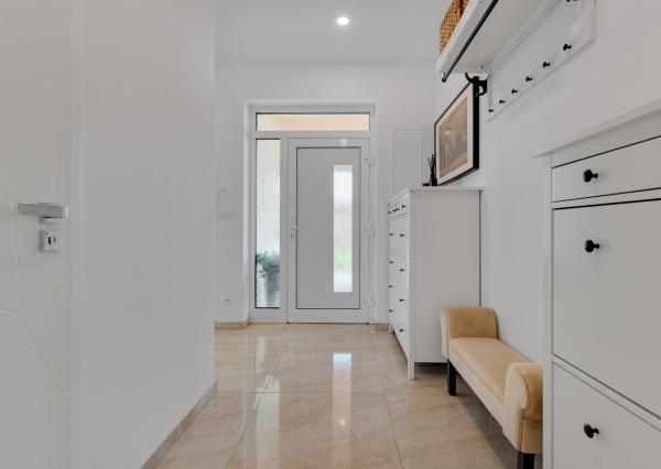 Krásny 4-izbový rodinný dom v pokojnom prostredí, len 7 km od Senca na predaj