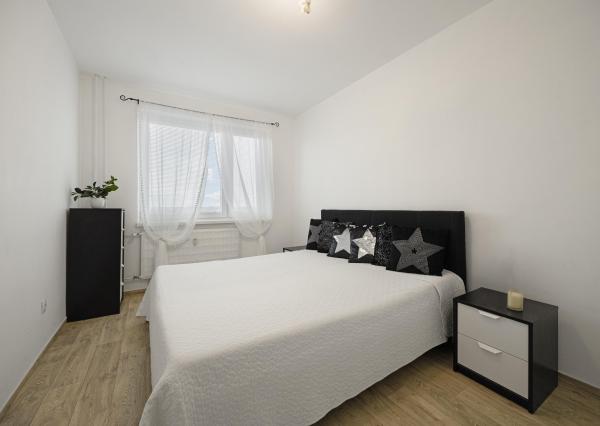 Senec - NA PREDAJ plnohodnotný 2 izbový byt pri pešej zóne v centre mesta