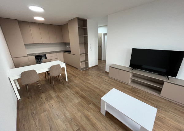 Na predaj  2 izbový velkometražný byt v Bratilave-Bory