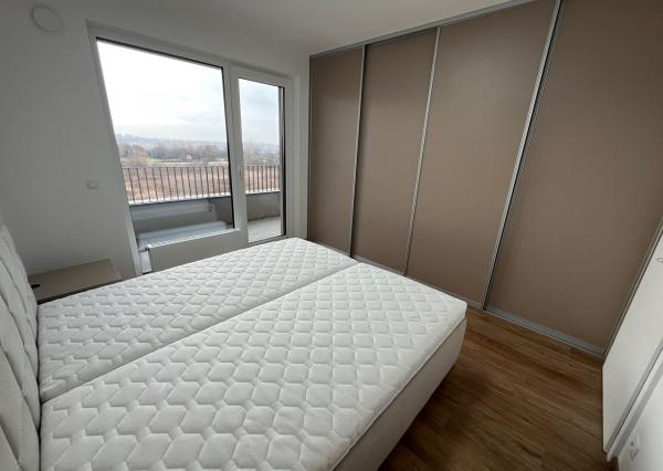 Na predaj  2 izbový velkometražný byt v Bratilave-Bory