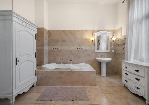 6 izbový rodinný dom Bernolákovo na predaj, priestranný, očarujúci s veľkým pozemkom