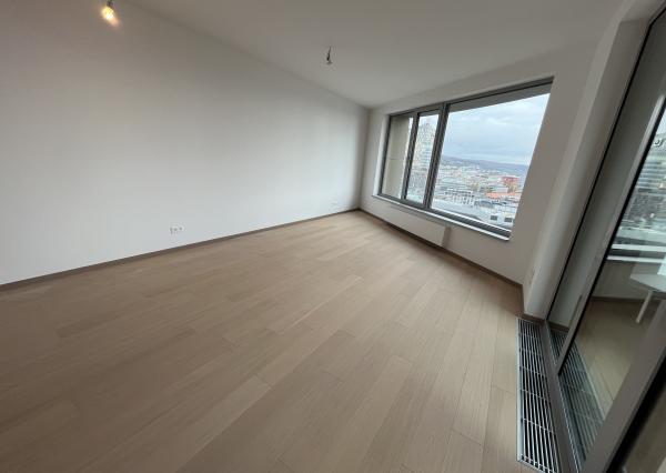 Na PREDAJ 3 izbový byt SKY PARK 4 s pivničnou kobkou a garážovým státím (možnosť odpočtu DPH)