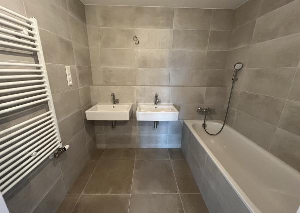 Na PREDAJ 3 izbový byt SKY PARK 4 s pivničnou kobkou a garážovým státím (možnosť odpočtu DPH)