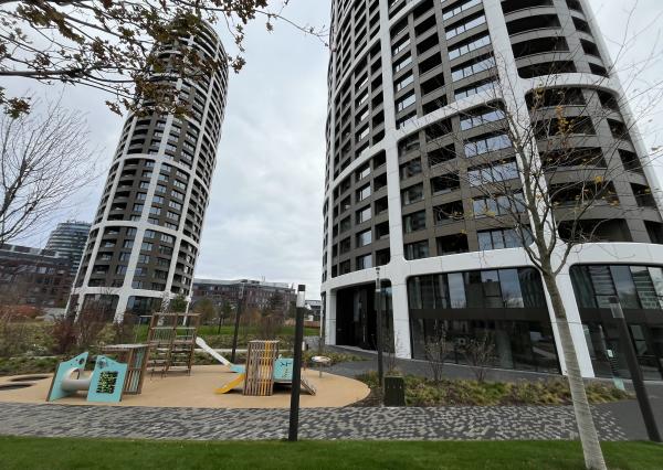 Na PREDAJ 3 izbový byt SKY PARK 4 s pivničnou kobkou a garážovým státím (možnosť odpočtu DPH)