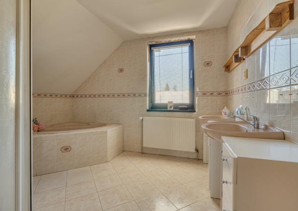 REZERVOVANÉ 5-izbový Rodinný Dom Na predaj - Trstice